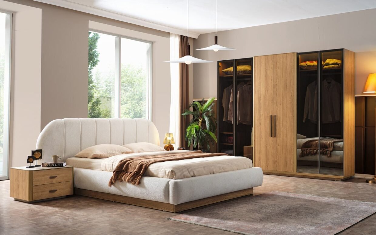 160x200 cm ölçülerinde karyolası bulunan bu yatak odası takımı, konforlu bir yaşam alanı sunar. Ankara’da ücretsiz teslimat avantajıyla öne çıkar.