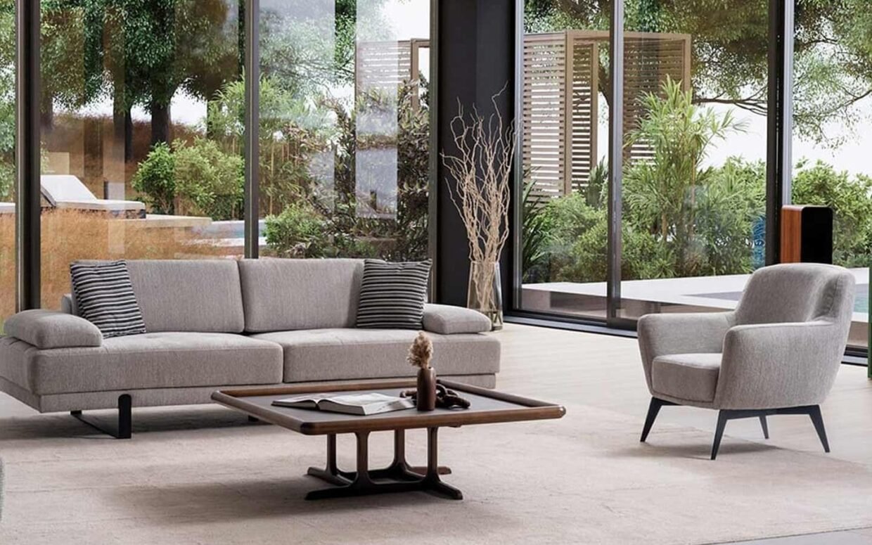 Modern tasarımlı koltuklarımız, gürgen ahşap sağlamlığı ve renk değişimi avantajıyla her dekorasyona kolayca uyum sağlar.