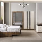 Fonksiyonel dolap içeriği, bazalı karyola ve zarif detaylarla tasarlanan yatak odası modellerimiz, hem estetik hem de kullanışlı bir alan oluşturur.