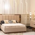 Bu yatak odası takımına bayıldım! Ahşap tonları odaya sıcak bir hava katıyor, hem modern hem doğal bir tarz oluşturuyor. Dolap iç hacmi oldukça geniş ve kullanışlı.