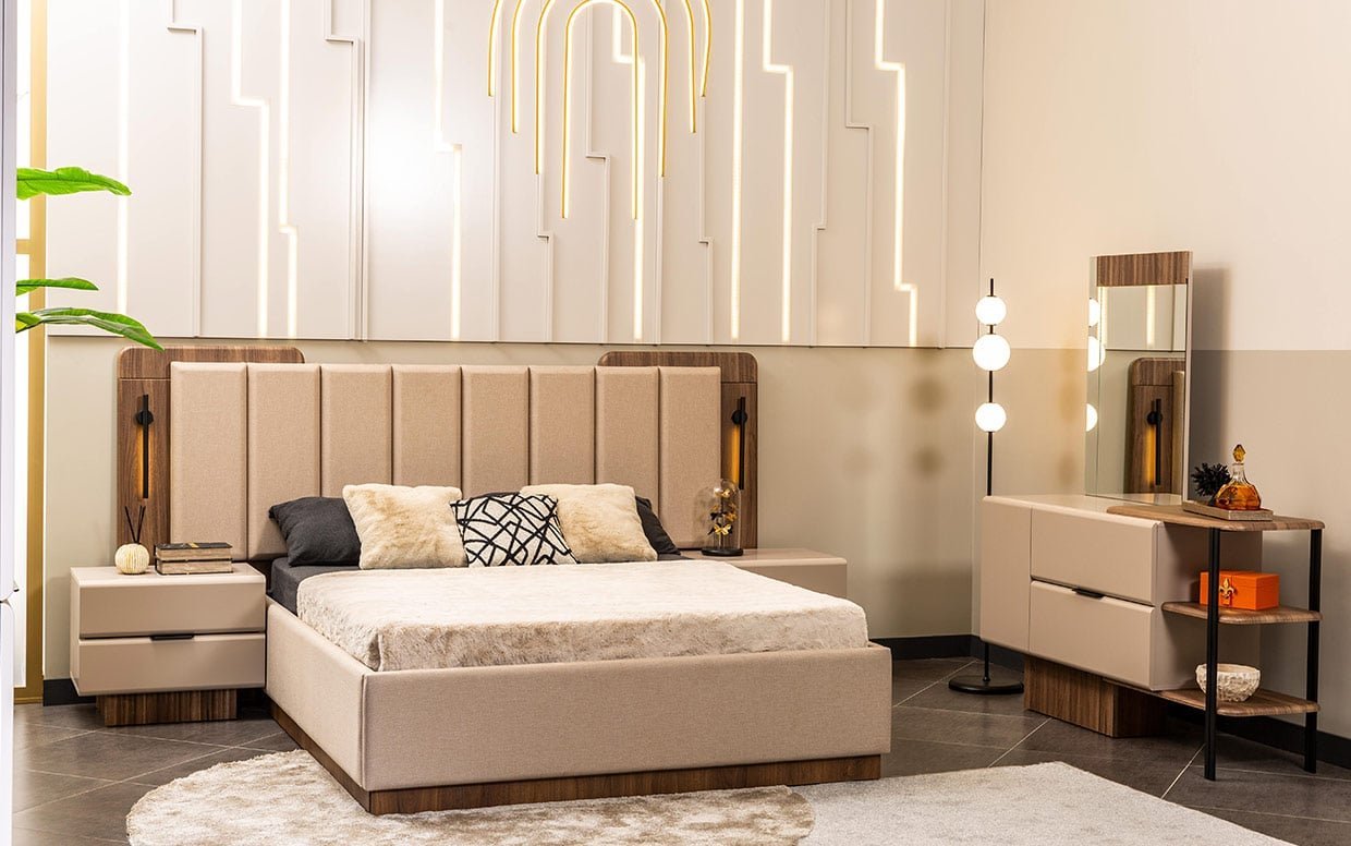 Bu yatak odası takımına bayıldım! Ahşap tonları odaya sıcak bir hava katıyor, hem modern hem doğal bir tarz oluşturuyor. Dolap iç hacmi oldukça geniş ve kullanışlı.