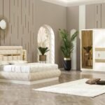 Zarif detaylarla tasarlanan yatak odası takımı, modern dekorasyonu tamamlar. Ürünlerimiz Avrupa ülkeleri ve Türkiye geneline güvenle ulaştırılır.