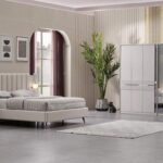 Modern stilin en güzel örneklerinden biri olan takım, fonksiyonel kullanım imkânı sunar. Tüm Türkiye ve Avrupa’ya teslimat avantajıyla satıştadır.