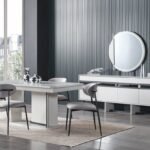 Kaliteli konsol, sağlam masa ve şık sandalyelerden oluşan yemek odası takımıyla tarzınızı yansıtın.