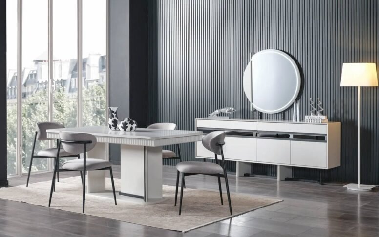 Kaliteli konsol, sağlam masa ve şık sandalyelerden oluşan yemek odası takımıyla tarzınızı yansıtın.