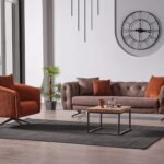 Gürgen ahşap kalitesiyle üretilen koltuk takımlarımız, modern görünümü ve yatak olabilen fonksiyonlarıyla yaşam alanlarınıza uyum sağlar.