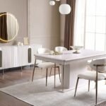 Bohem tarzın sıcak dokusunu hissettiren doğal detaylı yemek odası takımıyla evinizde huzuru yakalayın.