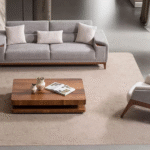 Konforlu kumaş dokusu ve zarif detaylarıyla koltuk takımı, yatak olabilme özelliğiyle pratik kullanım sağlar.