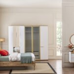 Fonksiyonel depolama alanlarıyla öne çıkan yatak odalarımız, estetik görünümü ve kaliteli malzemesiyle fark yaratır.